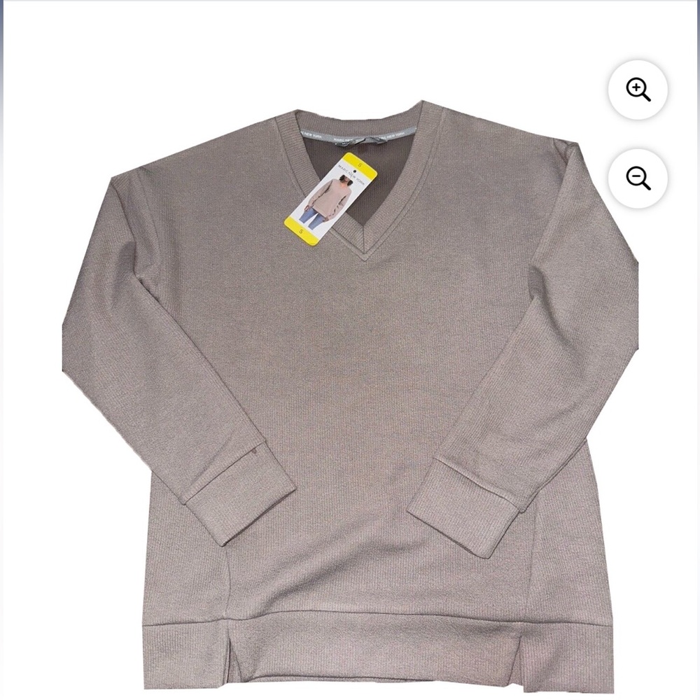 NWT Marc New York/ Andrew E Marc Women’s V-Neck Pullover Sweater